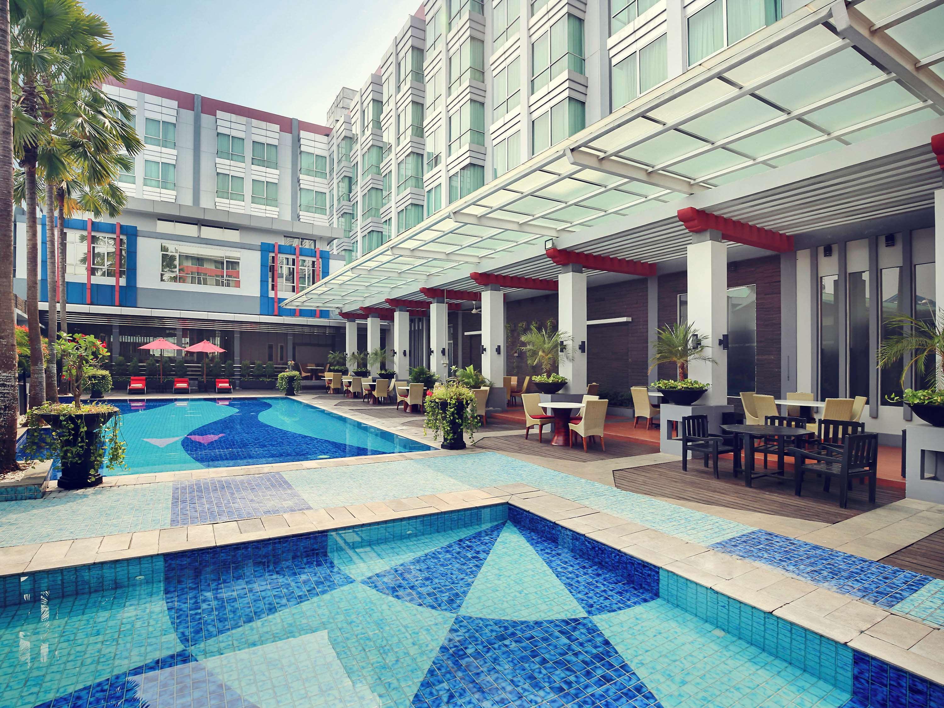 Mercure Pontianak City Center מראה חיצוני תמונה