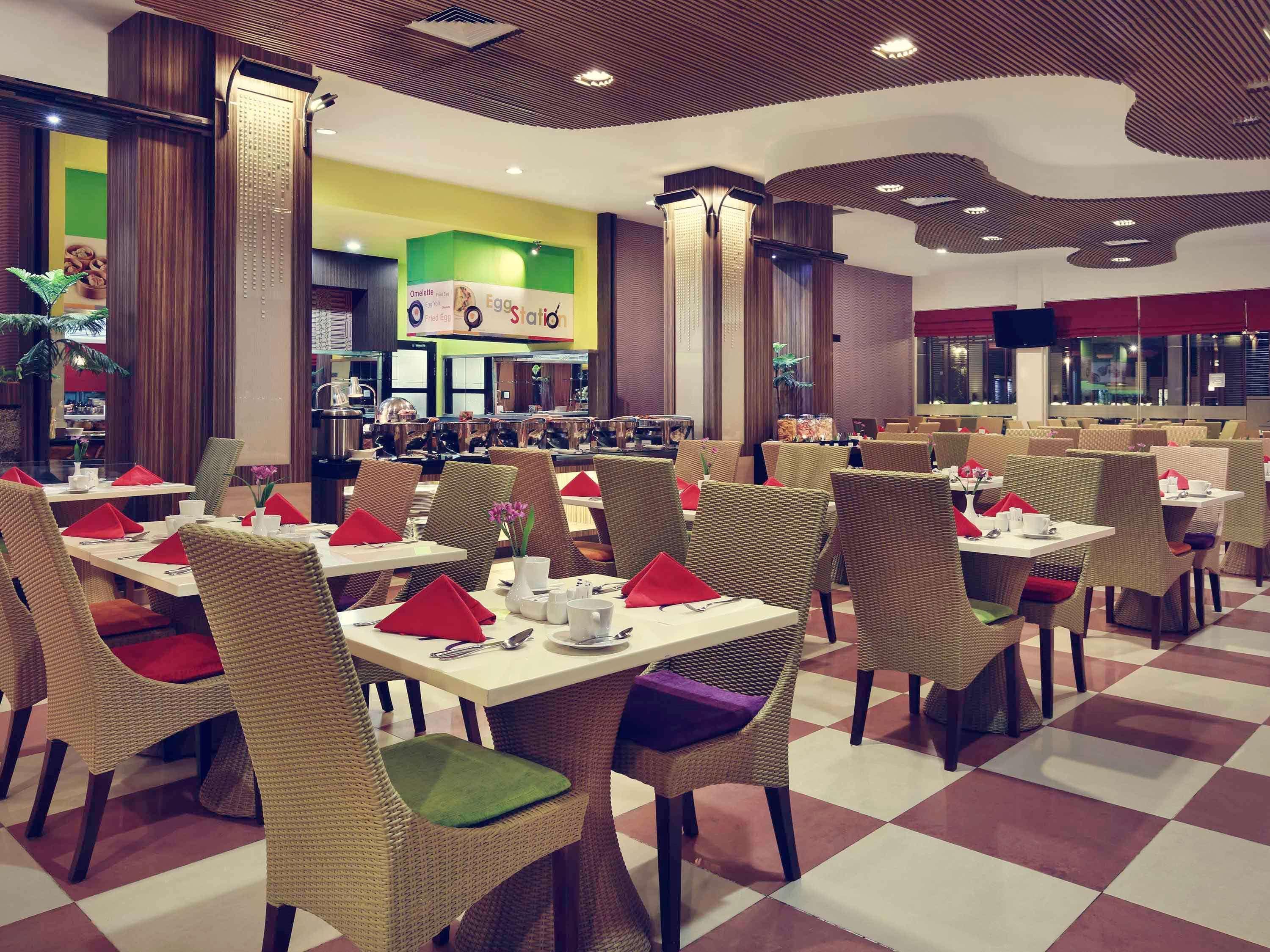 Mercure Pontianak City Center מראה חיצוני תמונה