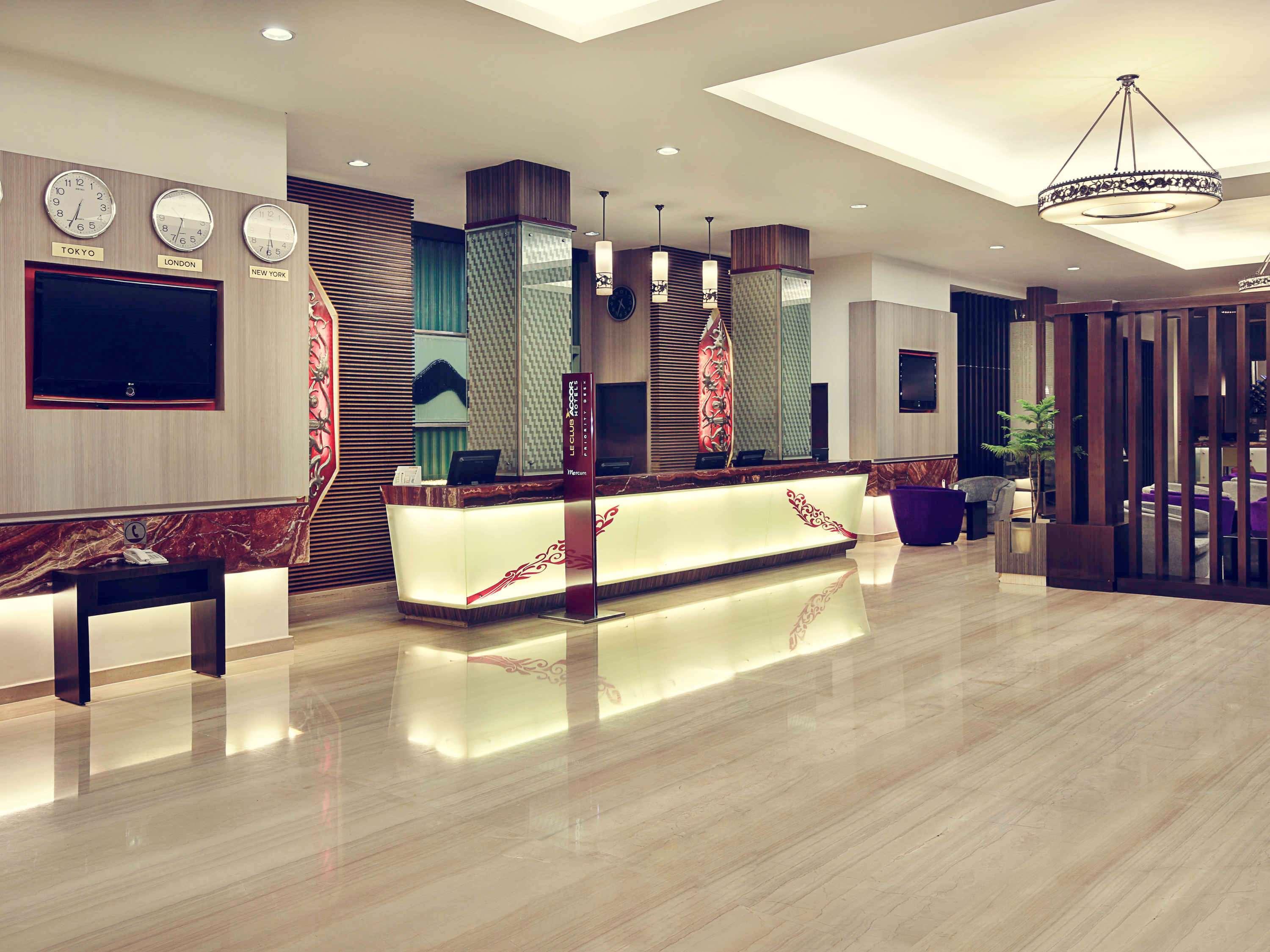 Mercure Pontianak City Center מראה חיצוני תמונה