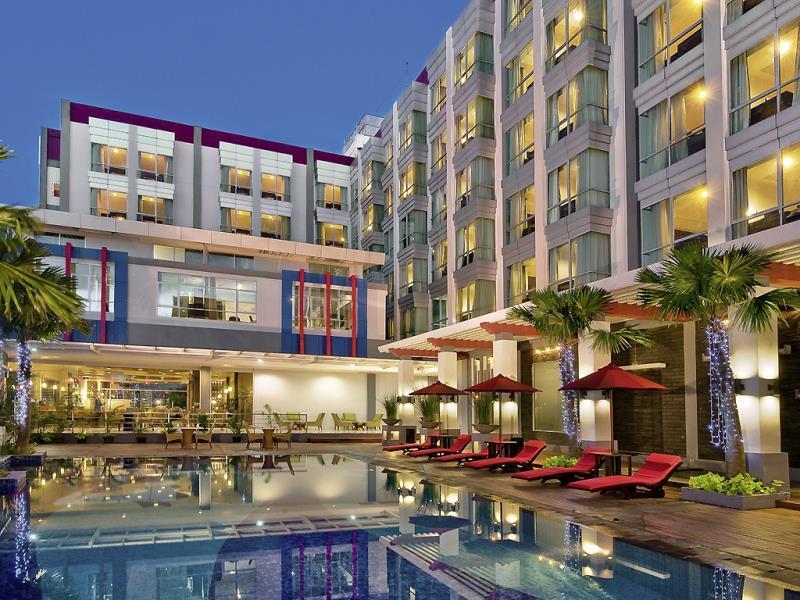 Mercure Pontianak City Center מראה חיצוני תמונה