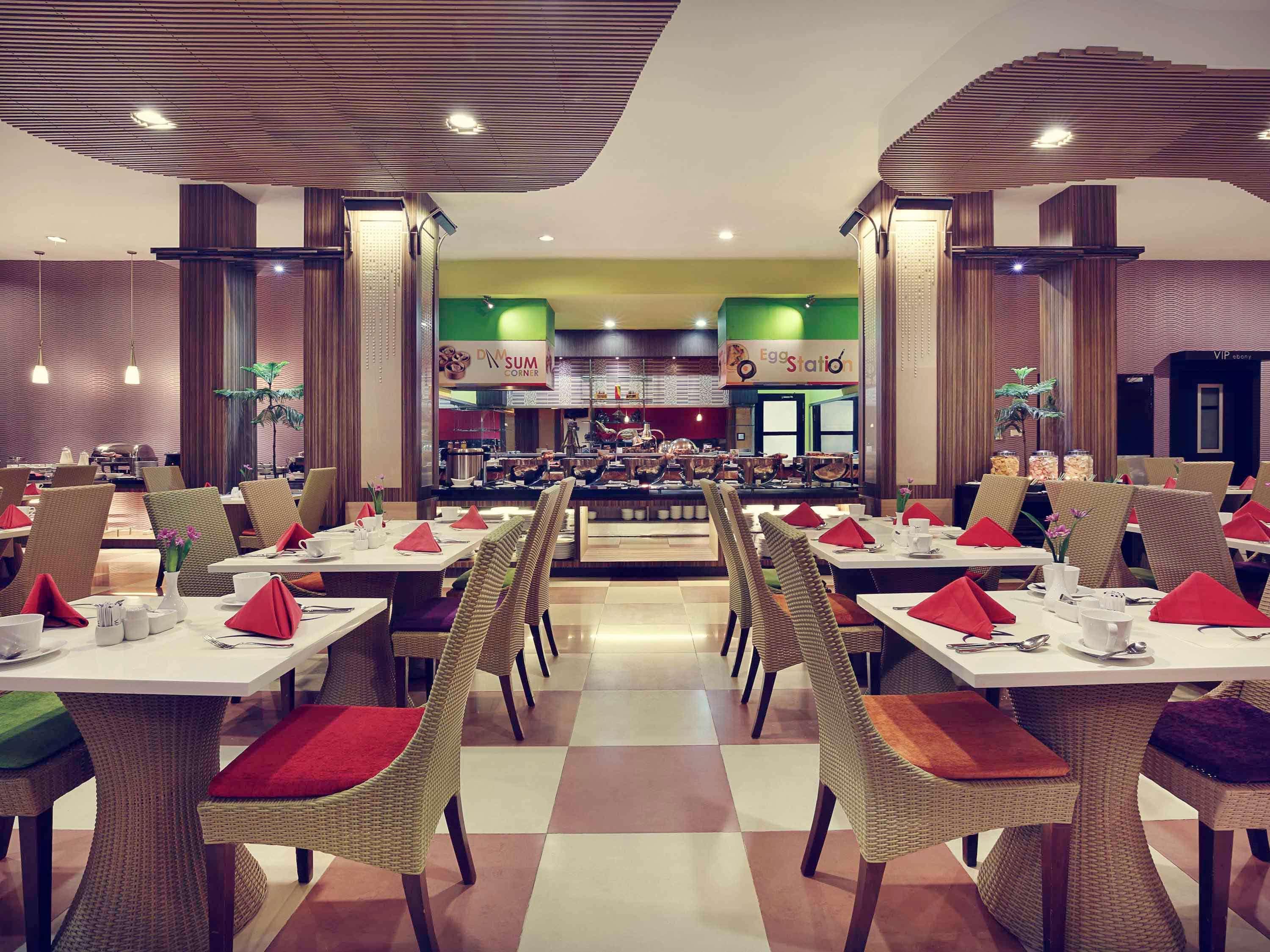 Mercure Pontianak City Center מראה חיצוני תמונה