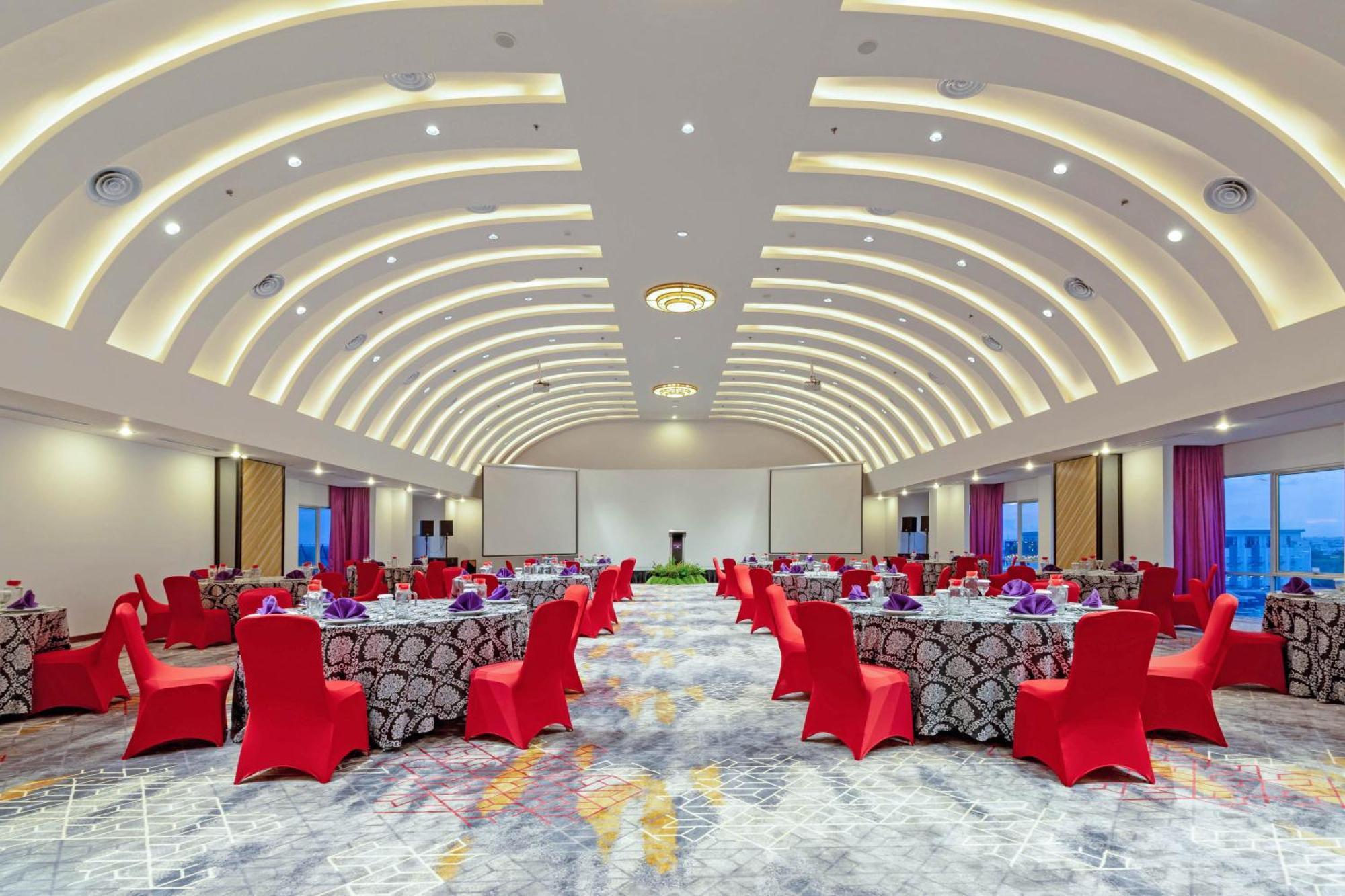 Mercure Pontianak City Center מראה חיצוני תמונה