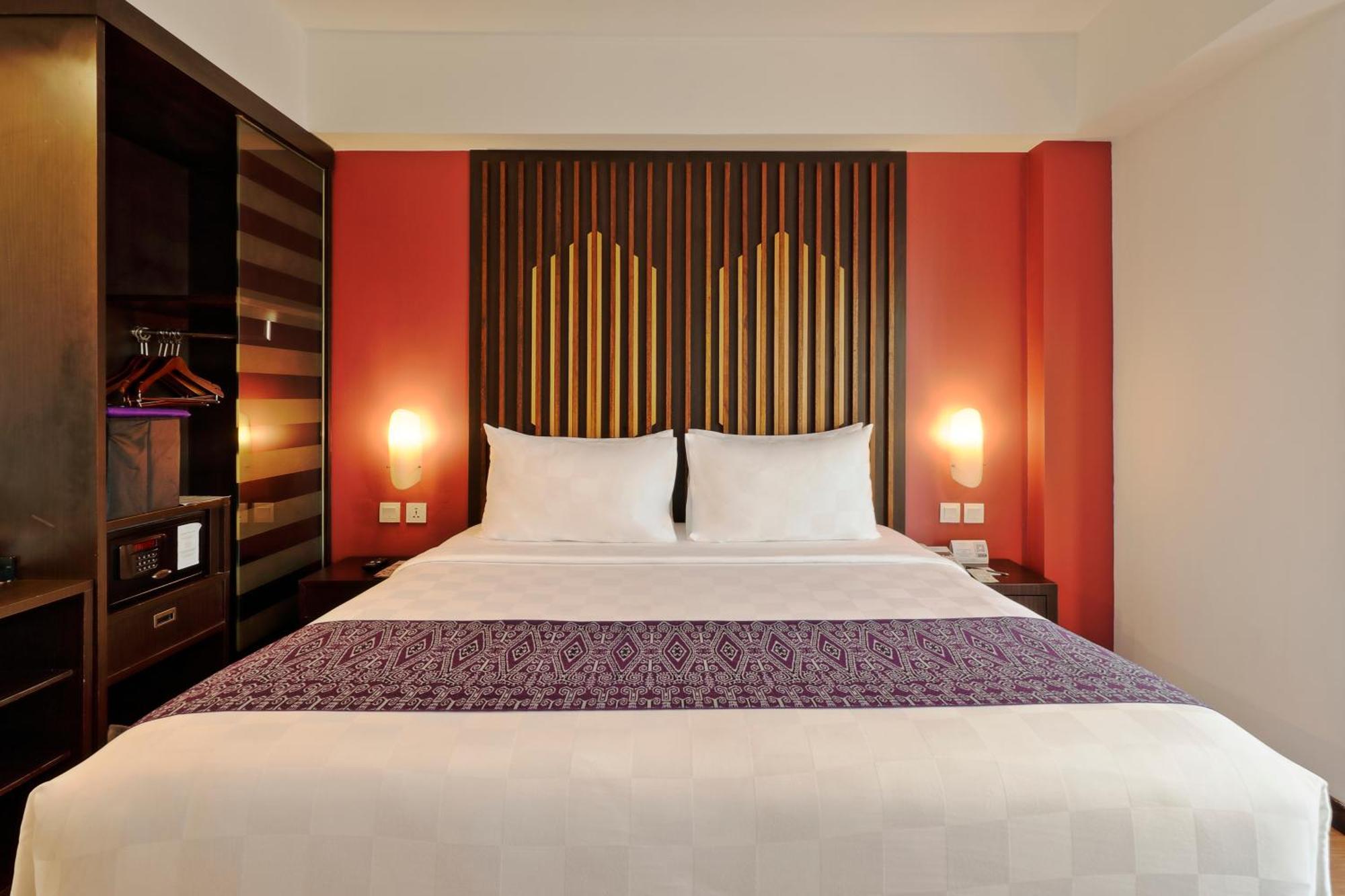 Mercure Pontianak City Center מראה חיצוני תמונה