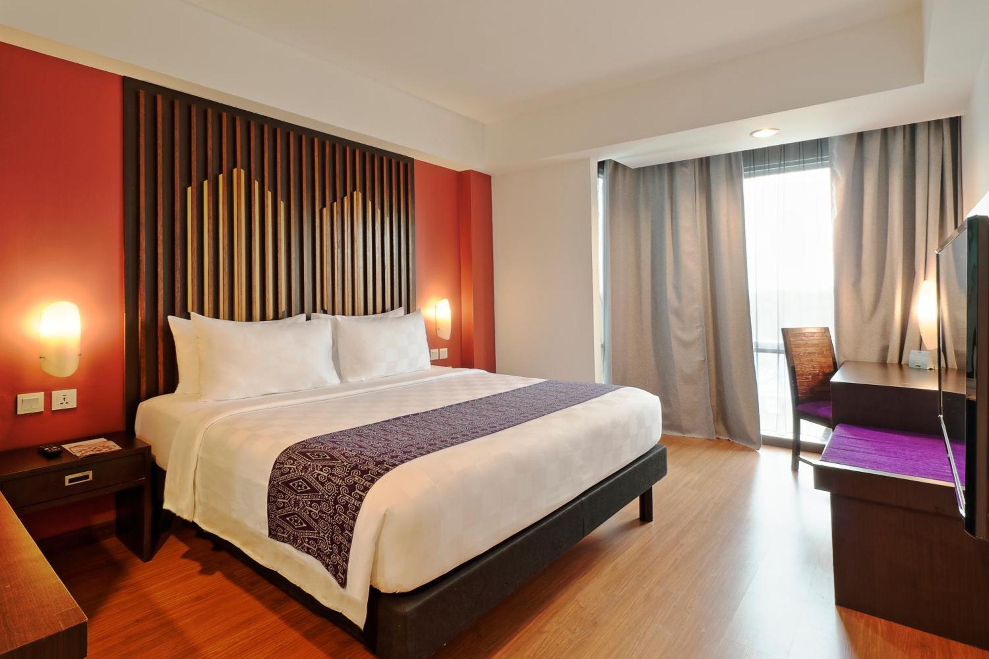 Mercure Pontianak City Center מראה חיצוני תמונה