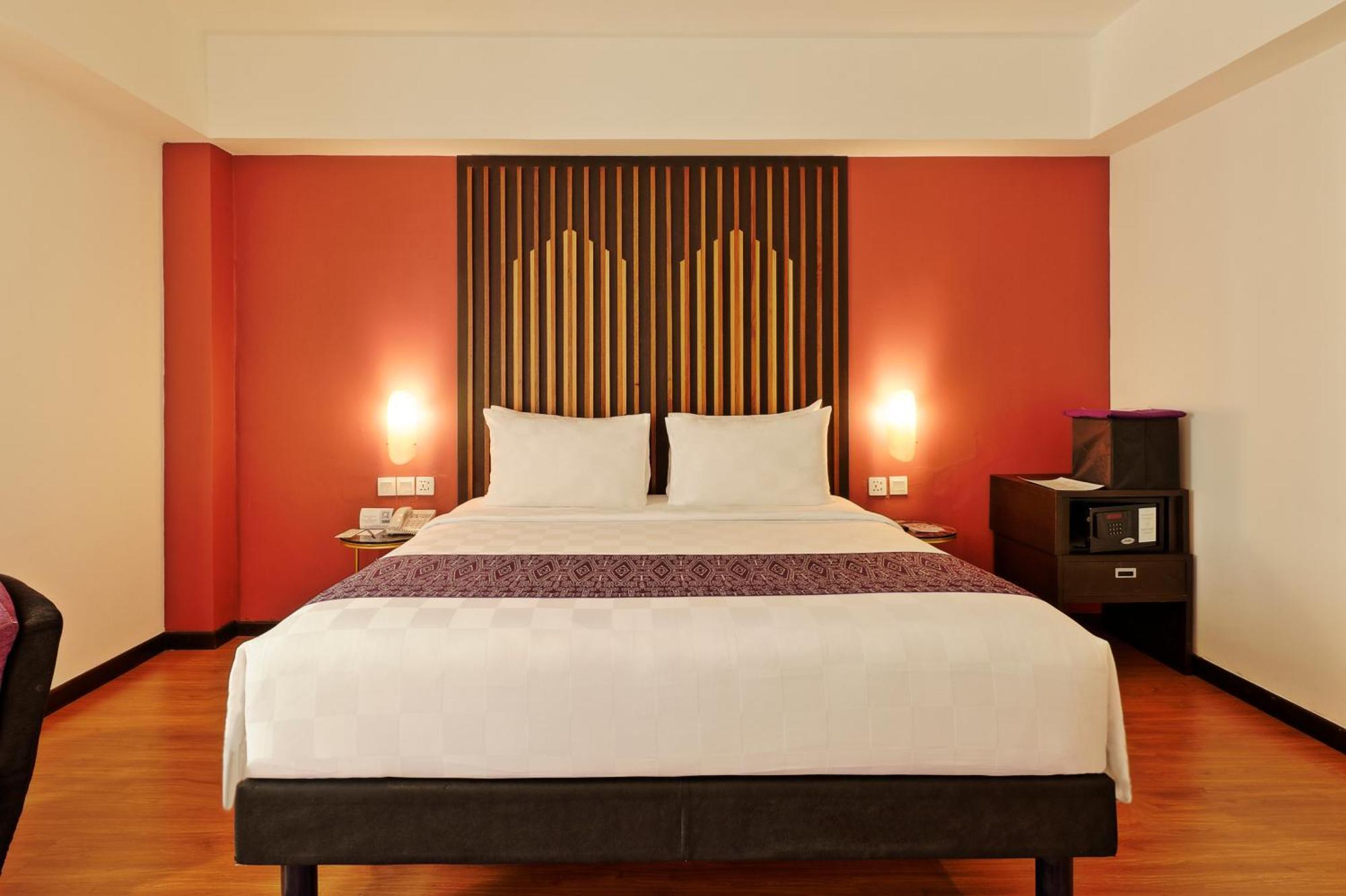 Mercure Pontianak City Center מראה חיצוני תמונה
