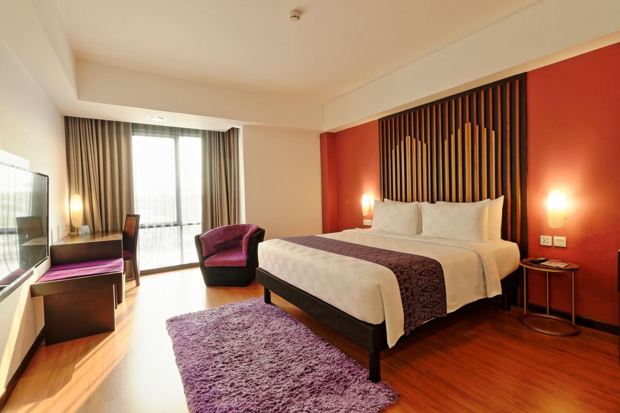 Mercure Pontianak City Center מראה חיצוני תמונה