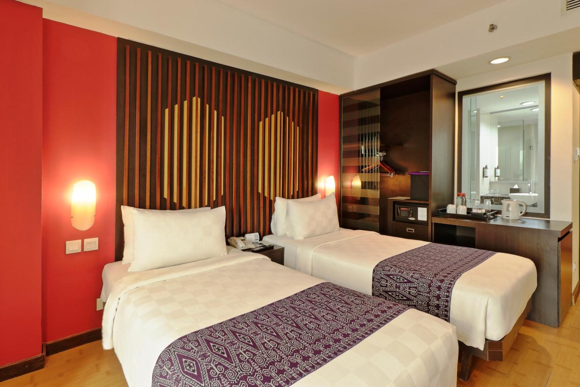 Mercure Pontianak City Center מראה חיצוני תמונה