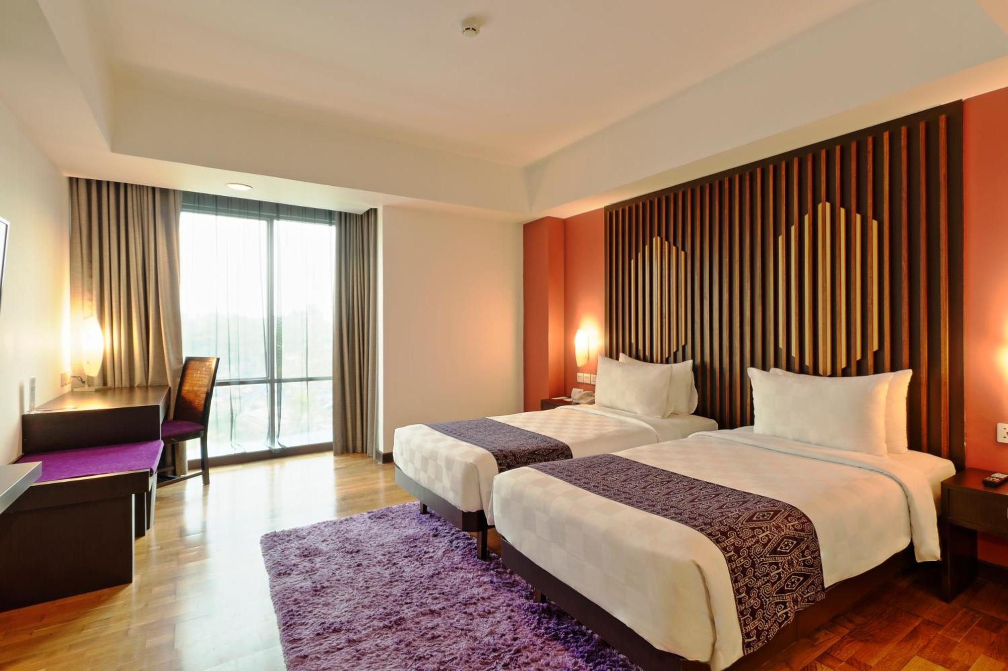 Mercure Pontianak City Center מראה חיצוני תמונה