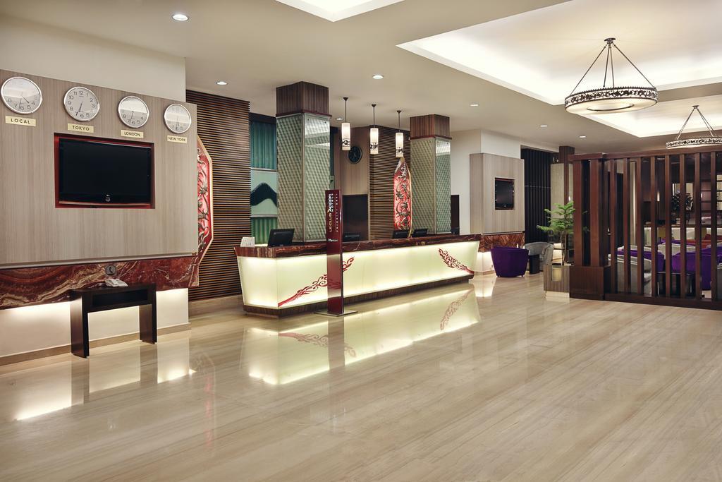 Mercure Pontianak City Center מראה חיצוני תמונה